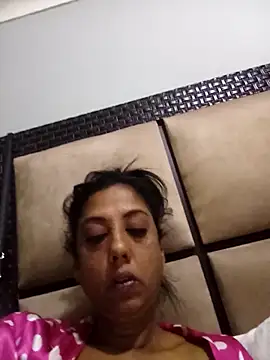 Mahi4luv online show from February 5, 2026, 10:14 pm