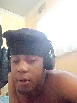 Snapshot of Lilsavvy chatting on November 12, 2025, 4:18 pm Lilsavvy online show from November 12, 2025, 4:18 pm