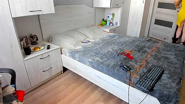 DUSSY PUSSY online show from March 26, 2026, 4:40 am