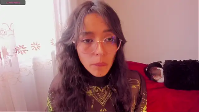 aluna 0310 online show from December 6, 2024, 9:57 pm