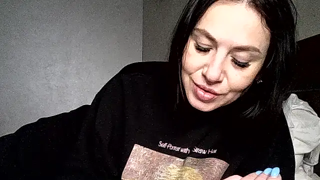 JulianaGold1 online show from February 15, 2026, 9:19 am