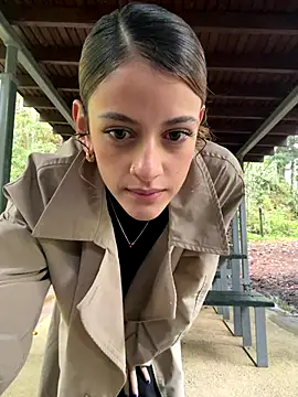 alana15 online show from September 18, 2025, 3:03 pm