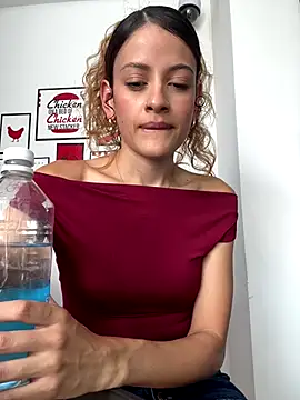 alana15 online show from October 21, 2025, 8:20 pm