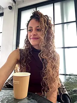 alana15 online show from November 17, 2025, 8:25 pm