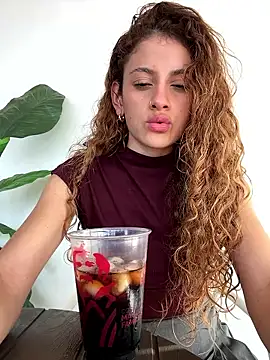 alana15 online show from January 14, 2026, 9:20 pm