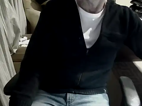 Snapshot of mariohurt101 chatting on September 16, 2025, 9:27 pm mariohurt101 online show from September 16, 2025, 9:27 pm