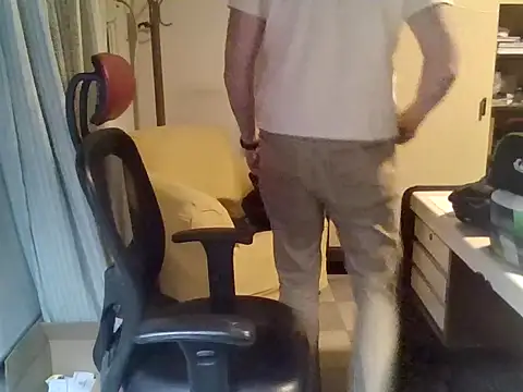 Snapshot of mariohurt101 chatting on October 25, 2025, 3:29 pm mariohurt101 online show from October 25, 2025, 3:29 pm