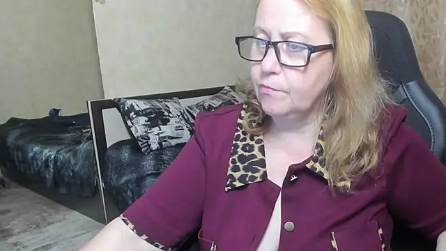 Snapshot of Frau_Marta chatting on November 14, 2025, 10:51 pm Frau Marta online show from November 14, 2025, 10:51 pm