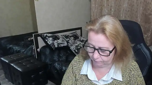 Snapshot of Frau_Marta chatting on November 21, 2025, 3:00 pm Frau Marta online show from November 21, 2025, 3:00 pm