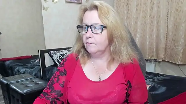 Snapshot of Frau_Marta chatting on November 29, 2025, 11:57 am Frau Marta online show from November 29, 2025, 11:57 am