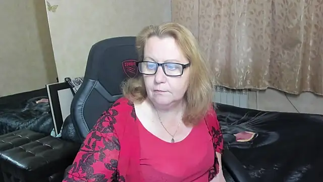 Snapshot of Frau_Marta chatting on December 4, 2025, 10:13 am Frau Marta online show from December 4, 2025, 10:13 am