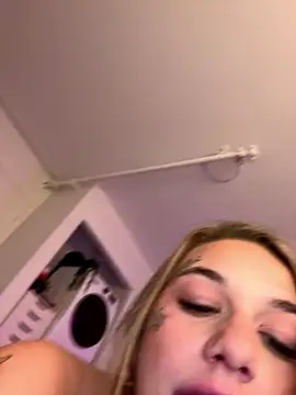 Snapshot of chloetease chatting on December 2, 2024, 12:30 am chloetease online show from December 2, 2024, 12:30 am