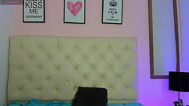 WhitneyWells online show from February 14, 2026, 6:43 am