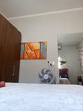 vivifernades online show from September 12, 2025, 11:21 am