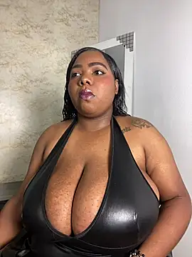 Snapshot of angelGgold chatting on April 30, 2026, 12:33 pm angelGgold online show from April 30, 2026, 12:33 pm