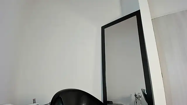 Snapshot of angelGgold chatting on May 27, 2026, 12:35 pm angelGgold online show from May 27, 2026, 12:35 pm