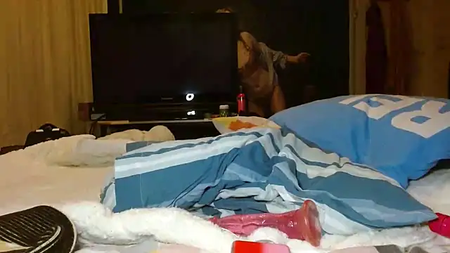 Snapshot of April_LoveUK chatting on March 3, 2025, 2:04 am April LoveUK online show from March 3, 2025, 2:04 am