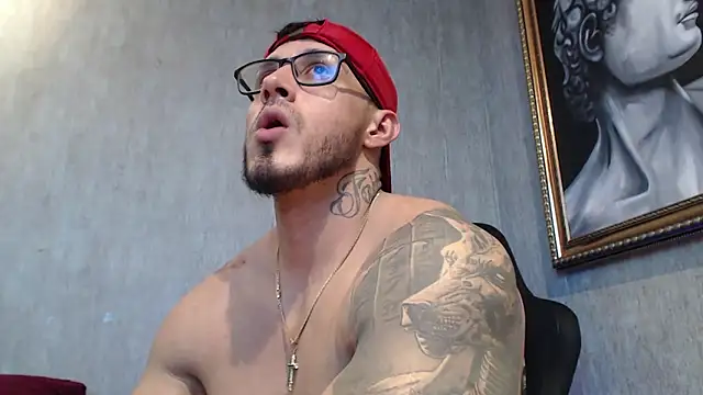 Snapshot of eros-steel chatting on January 8, 2025, 1:32 am eros-steel online show from January 8, 2025, 1:32 am