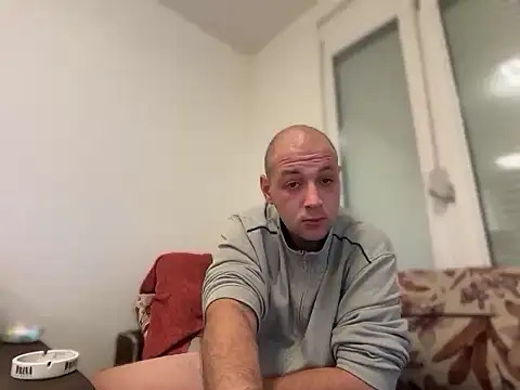 Flakka95 online show from February 10, 2026, 11:31 pm