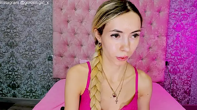 Akilla Queen online show from September 30, 2025, 1:43 am