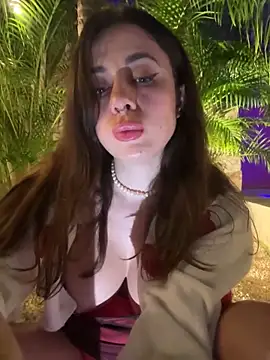 Snapshot of PartyQqHouse chatting on January 2, 2025, 3:37 am PartyQqHouse online show from January 2, 2025, 3:37 am