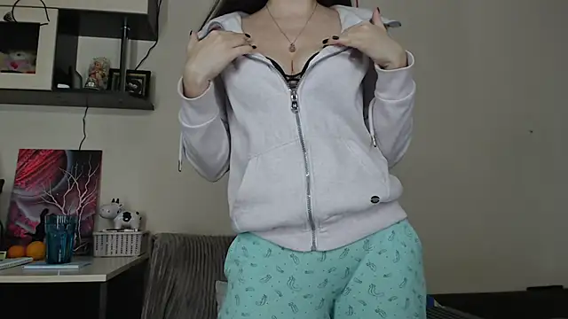 SugarTati online show from December 19, 2025, 8:49 pm