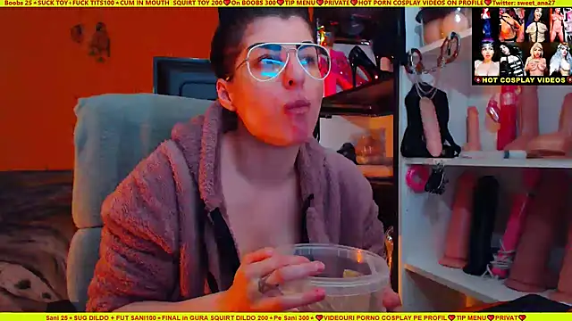 cuminmenowbbyx online show from January 1, 2025, 6:06 pm