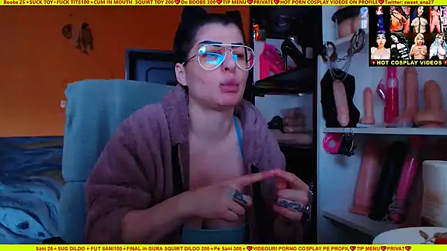 cuminmenowbbyx online show from January 13, 2025, 1:49 pm