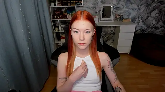 litl Mia online show from September 15, 2025, 2:17 pm