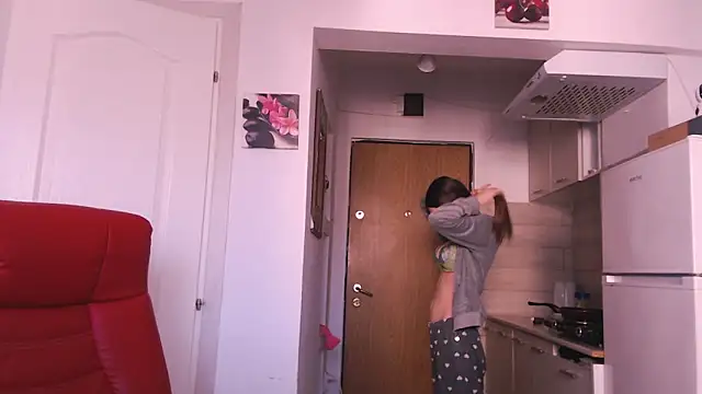 Snapshot of simyhvn chatting on February 1, 2026, 7:18 am simyhvn online show from February 1, 2026, 7:18 am