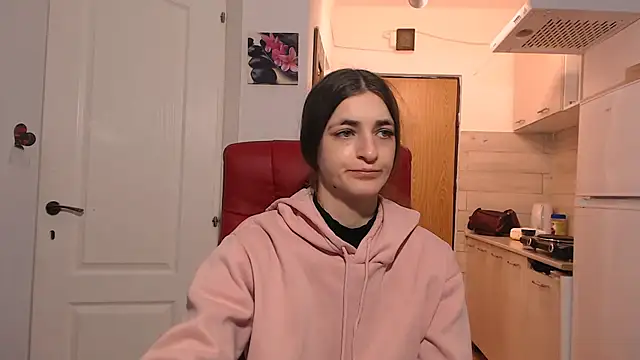 Snapshot of simyhvn chatting on February 3, 2026, 5:27 am simyhvn online show from February 3, 2026, 5:27 am