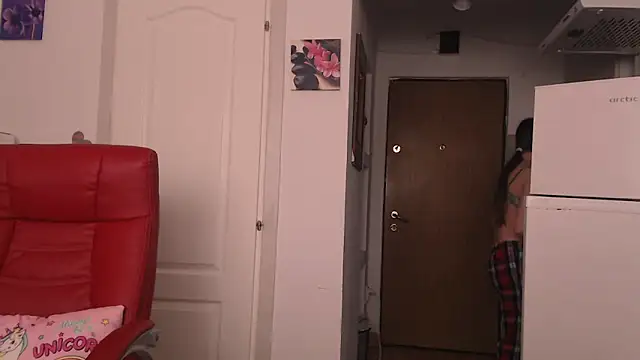 Snapshot of simyhvn chatting on February 18, 2026, 10:55 am simyhvn online show from February 18, 2026, 10:55 am