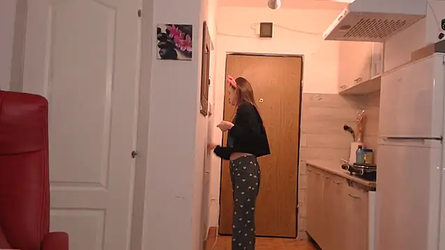 Snapshot of simyhvn chatting on February 27, 2026, 5:40 am simyhvn online show from February 27, 2026, 5:40 am