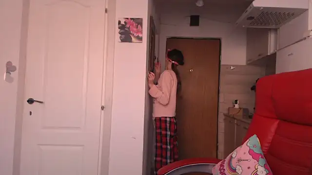 simyhvn online show from March 5, 2026, 5:36 am