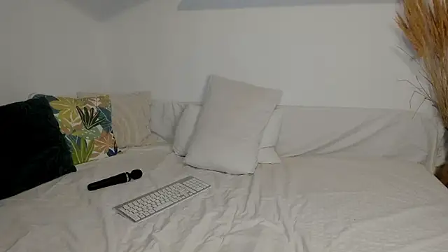 Jadore able online show from February 5, 2026, 2:38 am