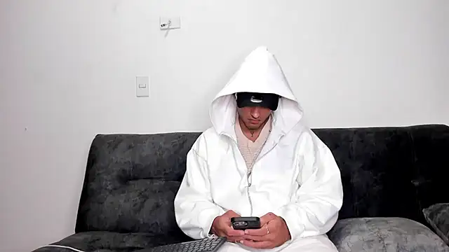 Snapshot of Alessandro_Vanni chatting on February 22, 2025, 3:34 am Alessandro Vanni online show from February 22, 2025, 3:34 am