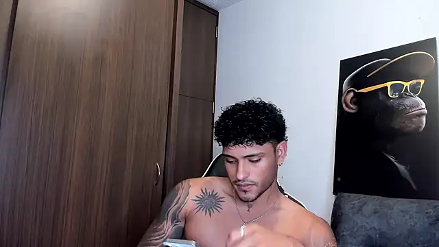 Snapshot of Alessandro_Vanni chatting on March 10, 2025, 3:23 am Alessandro Vanni online show from March 10, 2025, 3:23 am