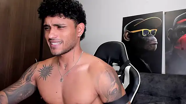 Snapshot of Alessandro_Vanni chatting on March 18, 2025, 4:37 am Alessandro Vanni online show from March 18, 2025, 4:37 am