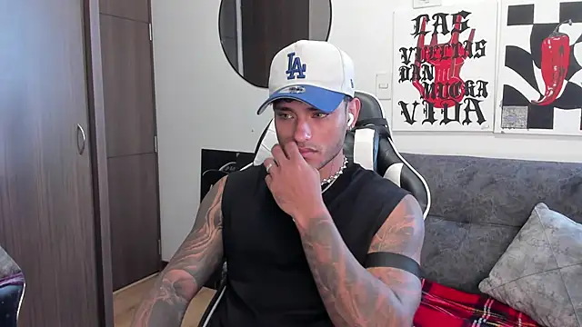 Snapshot of Alessandro_Vanni chatting on January 9, 2026, 1:25 pm Alessandro Vanni online show from January 9, 2026, 1:25 pm