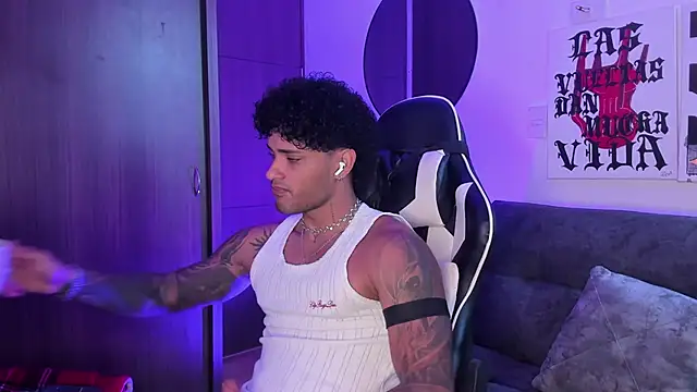 Alessandro Vanni online show from April 15, 2026, 1:51 pm