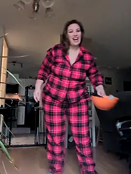 Snapshot of Canadian_BBW chatting on February 1, 2026, 5:11 pm Canadian BBW online show from February 1, 2026, 5:11 pm