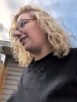 Snapshot of Canadian_BBW chatting on March 19, 2026, 7:18 pm Canadian BBW online show from March 19, 2026, 7:18 pm