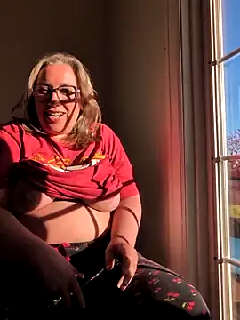 Snapshot of Canadian_BBW chatting on April 25, 2026, 2:14 pm Canadian BBW online show from April 25, 2026, 2:14 pm