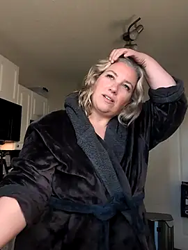 Snapshot of Canadian_BBW chatting on April 30, 2026, 1:50 pm Canadian BBW online show from April 30, 2026, 1:50 pm