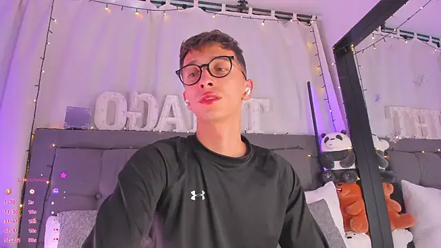 Snapshot of Thiago_jones chatting on March 3, 2025, 8:54 pm Thiago jones online show from March 3, 2025, 8:54 pm