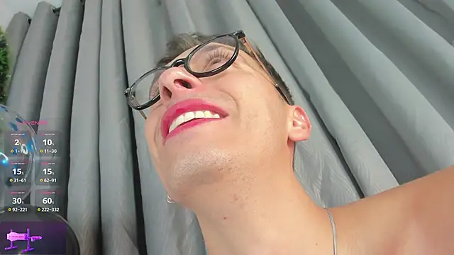 Snapshot of Thiago_jones chatting on December 3, 2025, 1:13 am Thiago jones online show from December 3, 2025, 1:13 am