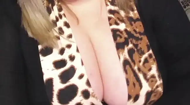 Nimphotease online show from December 10, 2024, 11:54 am