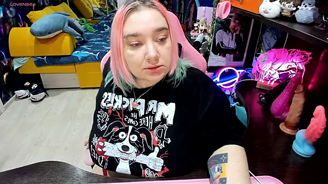 Softie Sofy online show from February 28, 2026, 1:06 am