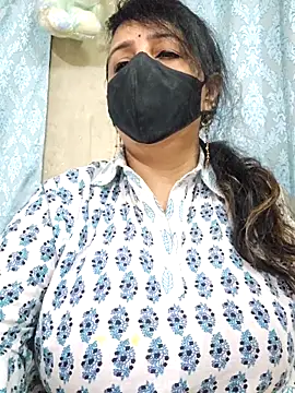 Snapshot of cute-tanvi chatting on October 25, 2025, 1:13 am cute-tanvi online show from October 25, 2025, 1:13 am