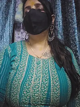 cute-tanvi online show from May 19, 2026, 2:01 pm
